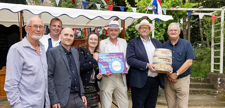 Geslaagde Haringparty van BPT bij Huys te Warmont